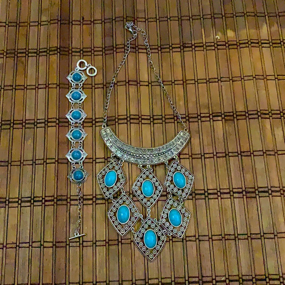 Turquoise necklace and bracelet